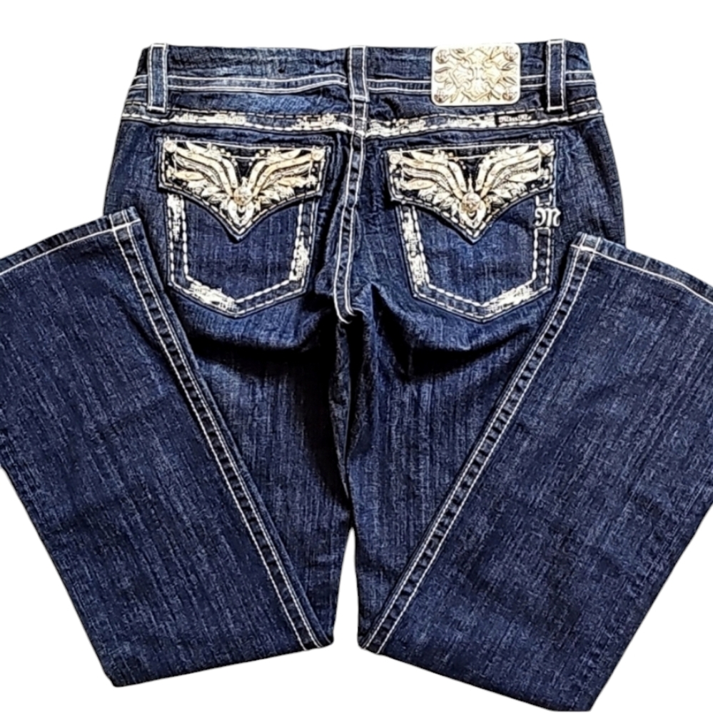 💥Miss Me Mid-Rise Easy Boot Jeans.👢Women's Size: Waist 31x32 Inseam.